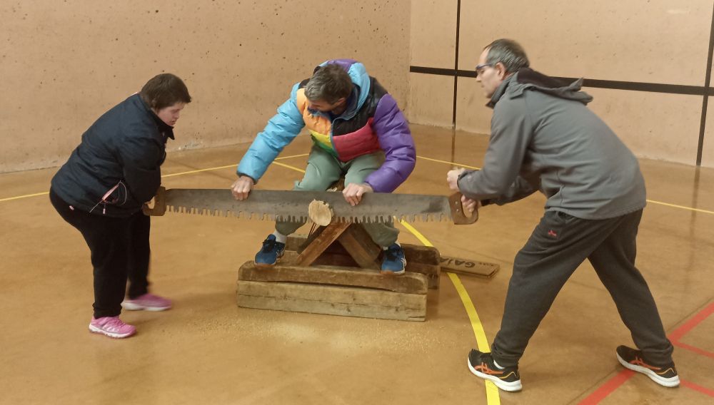 Une journée de jeux basques adaptés : convivialité et plaisir au rendez-vous